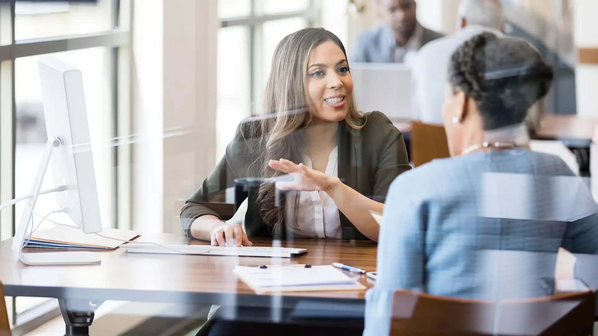 Transform-operating-models-to-improve-banking-experiences